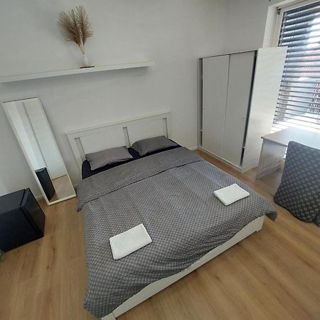 Rose Valley, Modern Studios & Apartments ليوبليانا المظهر الخارجي الصورة